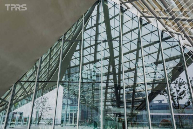 What Is Architectural Glass? Definition and Commercial Significance