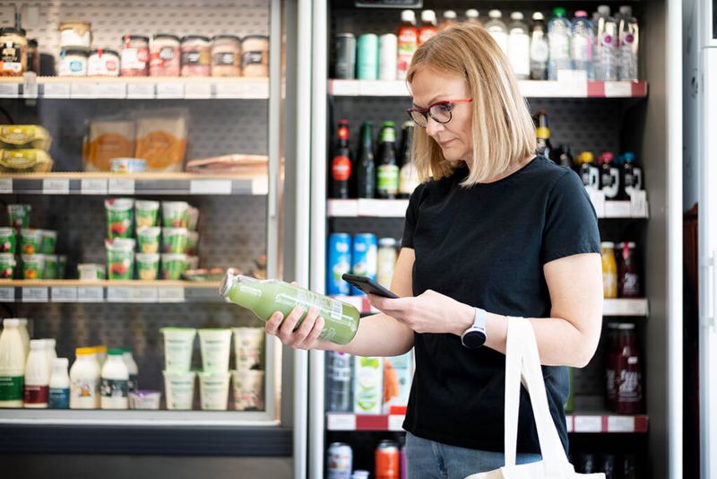 The Role Of Glass In Walk-In Coolers & Display Freezers