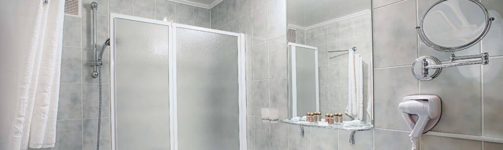 Bathroom Glass Partitions: Stylish and Functional Modern Solutions