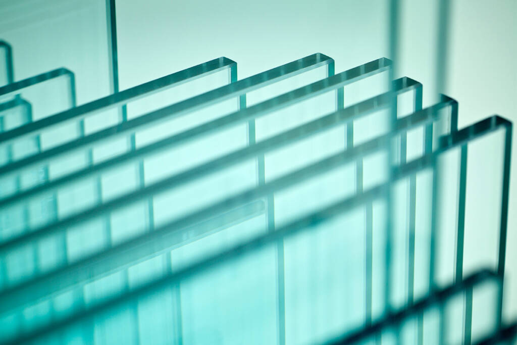 Low-Carbon Glass: A Sustainable Game-Changer for the Construction Industry 1 Low-Carbon Glass: A Sustainable Game-Changer for the Construction Industry