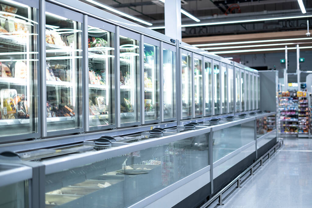 Energy-Saving Refrigeration: Should You Choose a Glass Door or Solid Door? 1 Energy-Saving Refrigeration: Should You Choose a Glass Door or Solid Door?