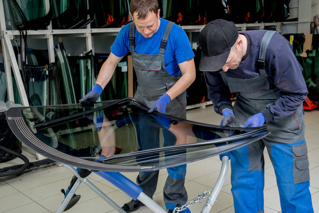 Glass for Buses: Windshield & Window Solutions You Should Know 3 Glass for Buses: Windshield & Window Solutions You Should Know