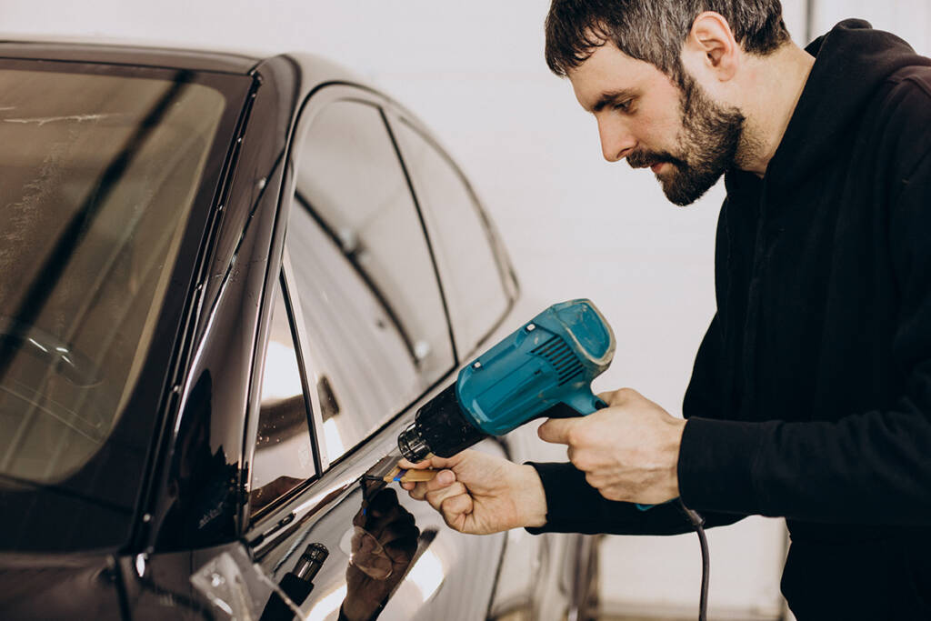 Automobile Side Glass: Common Problems, Fixes & Safety Insights 3 Automobile Side Glass: Common Problems, Fixes & Safety Insights