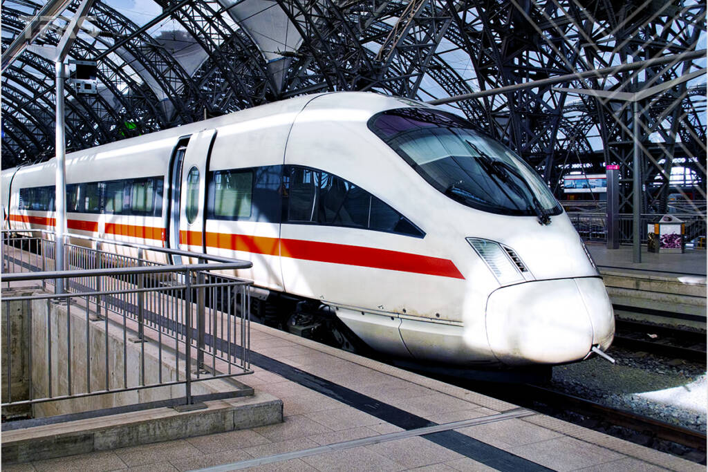 Reducing Drag, Increasing Efficiency: How Glass Design Impacts Train Performance
