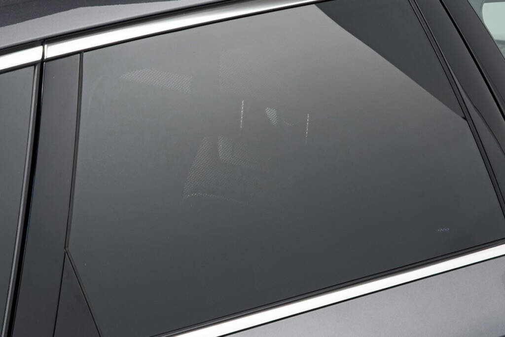 Smart Glass and Privacy Windows: The Future of Automotive Comfort 2 Smart Glass and Privacy Windows: The Future of Automotive Comfort