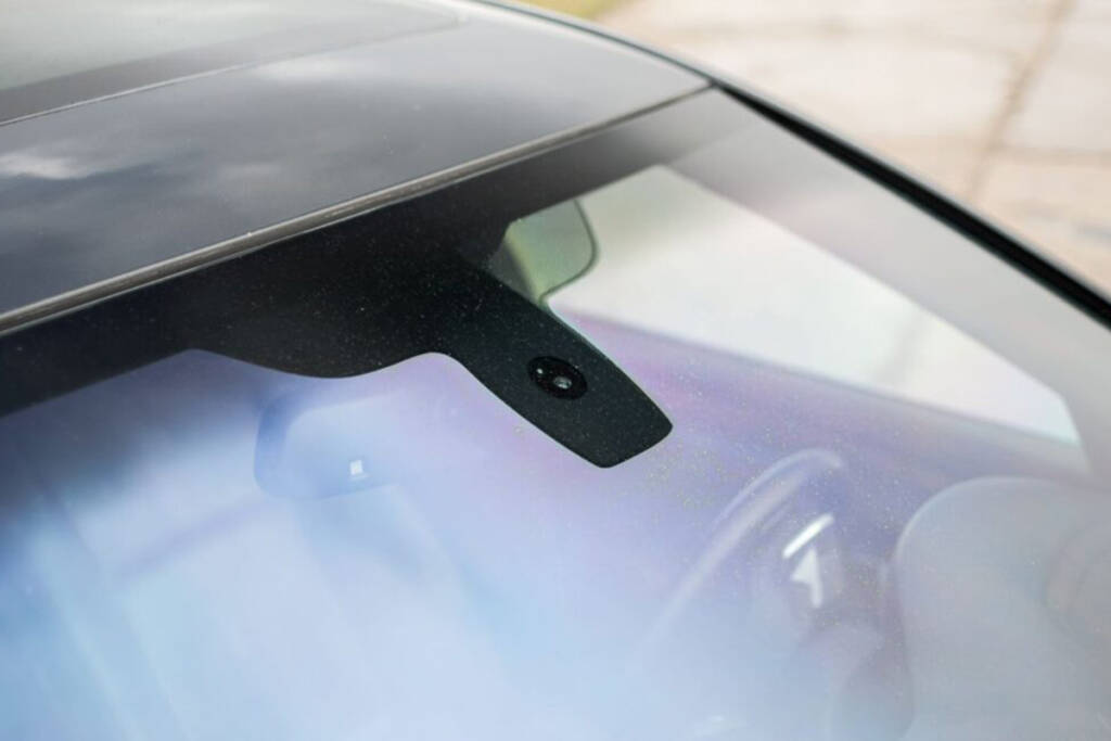 Complete Guide to Advanced Automotive Windshield Technology in 2025