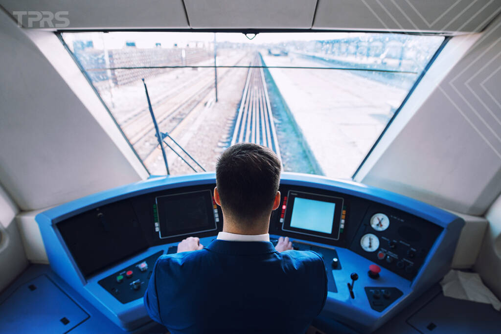 Reducing Drag, Increasing Efficiency: How Glass Design Impacts Train Performance