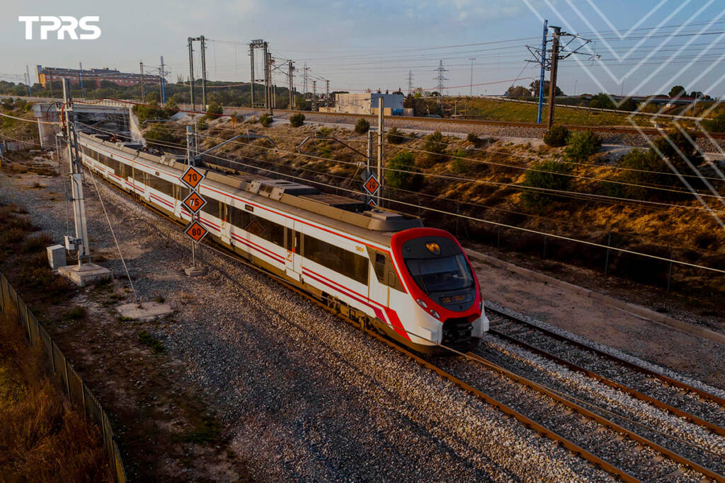 Reducing Drag, Increasing Efficiency: How Glass Design Impacts Train Performance