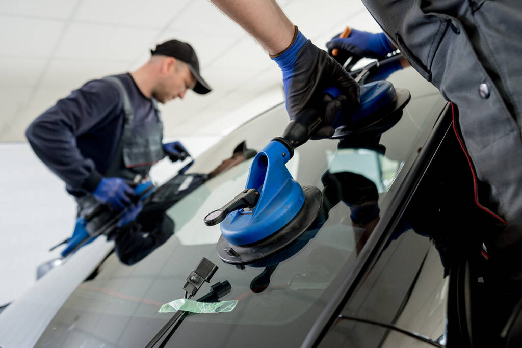 Complete Guide to Advanced Automotive Windshield Technology in 2025
