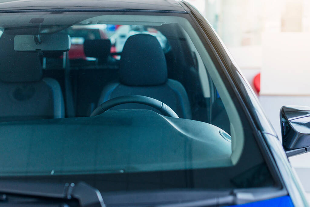 Complete Guide to Advanced Automotive Windshield Technology in 2025